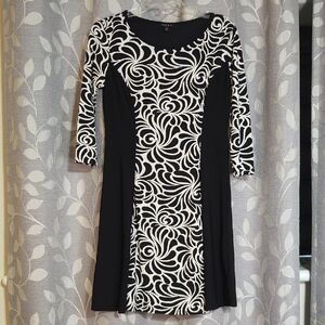 Sami & Jo Black and White Swirl Long Sleeve Dress size PM
